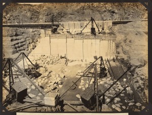 Elephant Butte Dam site: foundation of dam in bed of river, third section in foreground under construction, looking west, 1914 Feb. 27, courtesy Library of Congress
